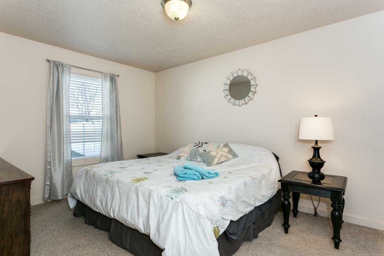 Gray Cloud Townhomes Meridian Extérieur photo